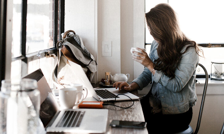 Xem phim Em Gái Văn Phòng  - Women Who Really Put You In The Office (2021)